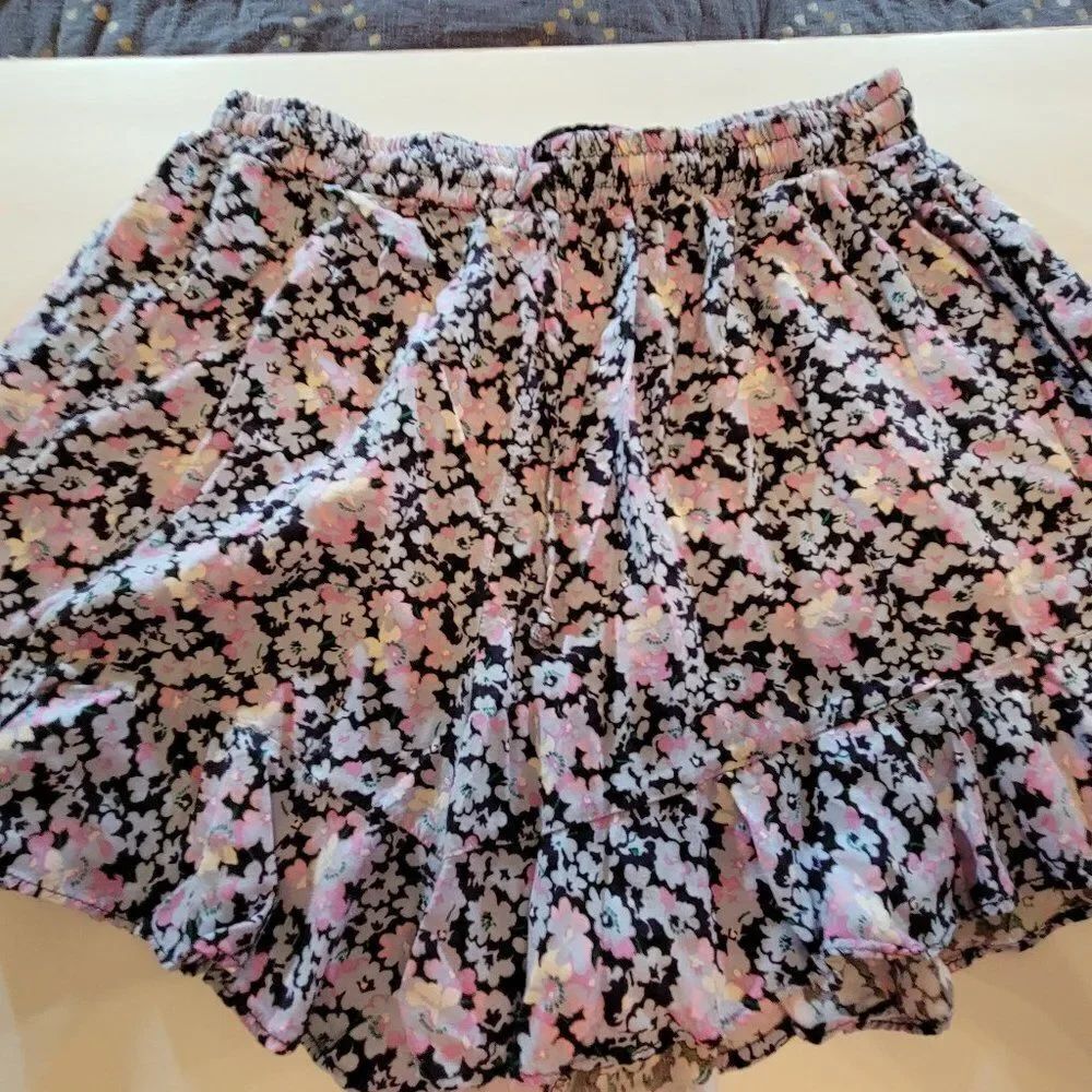 MOSSIMO SUPPLY CO FLORAL SHORT